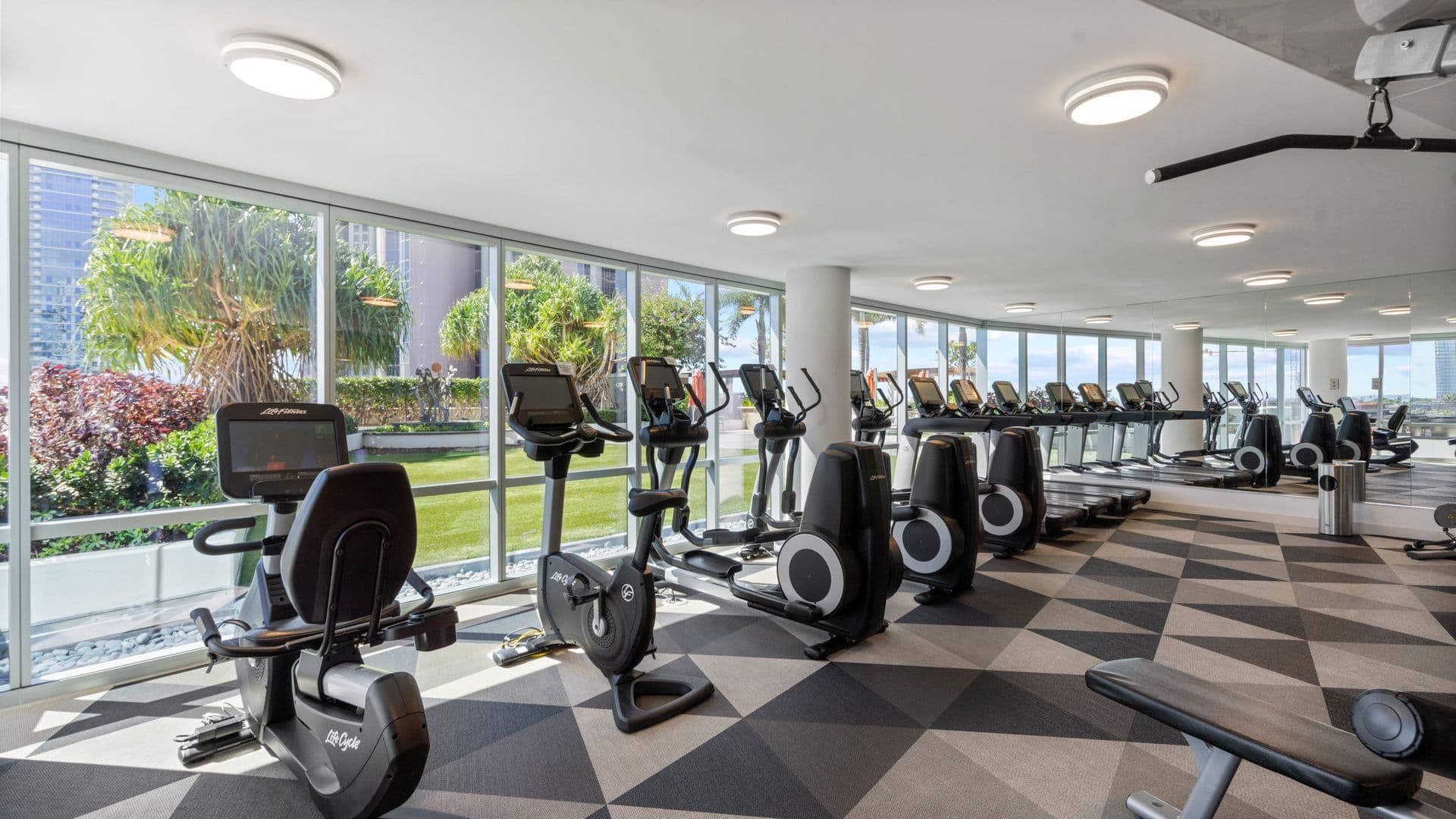 Honolulu Condo: 555 South St. Apt. 2711