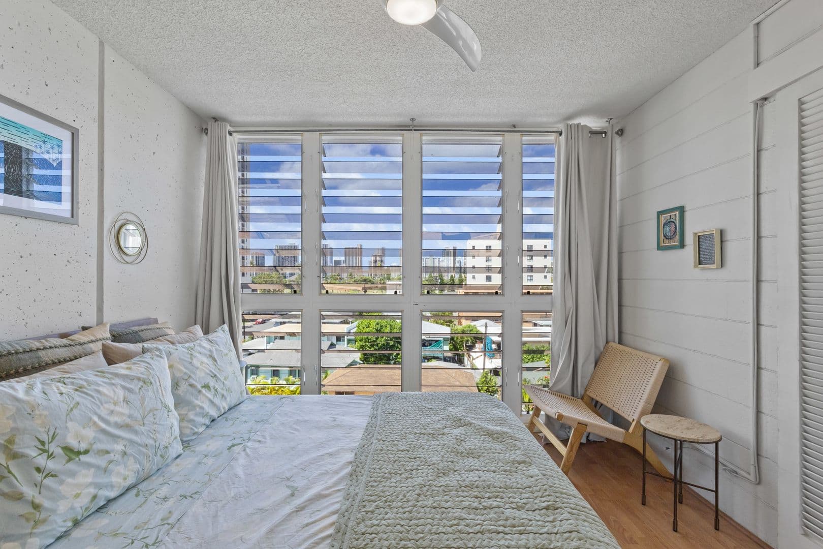 Honolulu Condo: 754 Ekela Ave