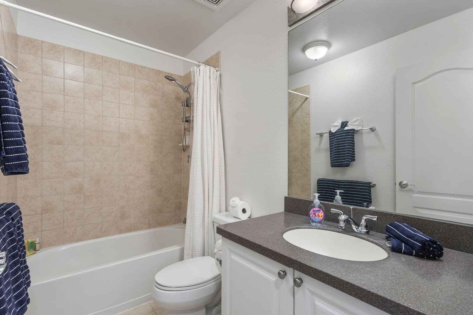 Kapolei Condo: 92-1500 Aliinui Drive