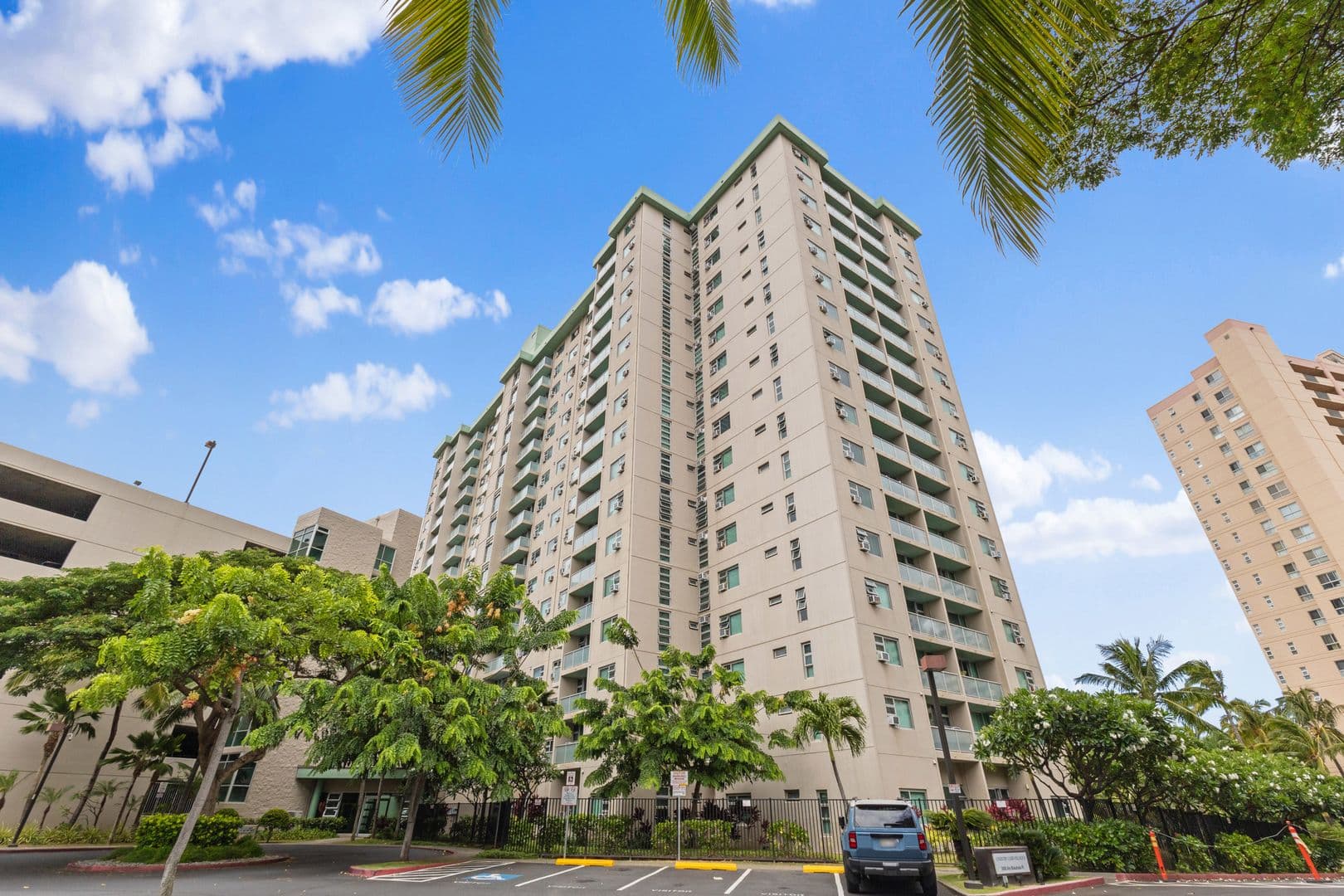 Honolulu Condo: 3009 Ala Makahala Place