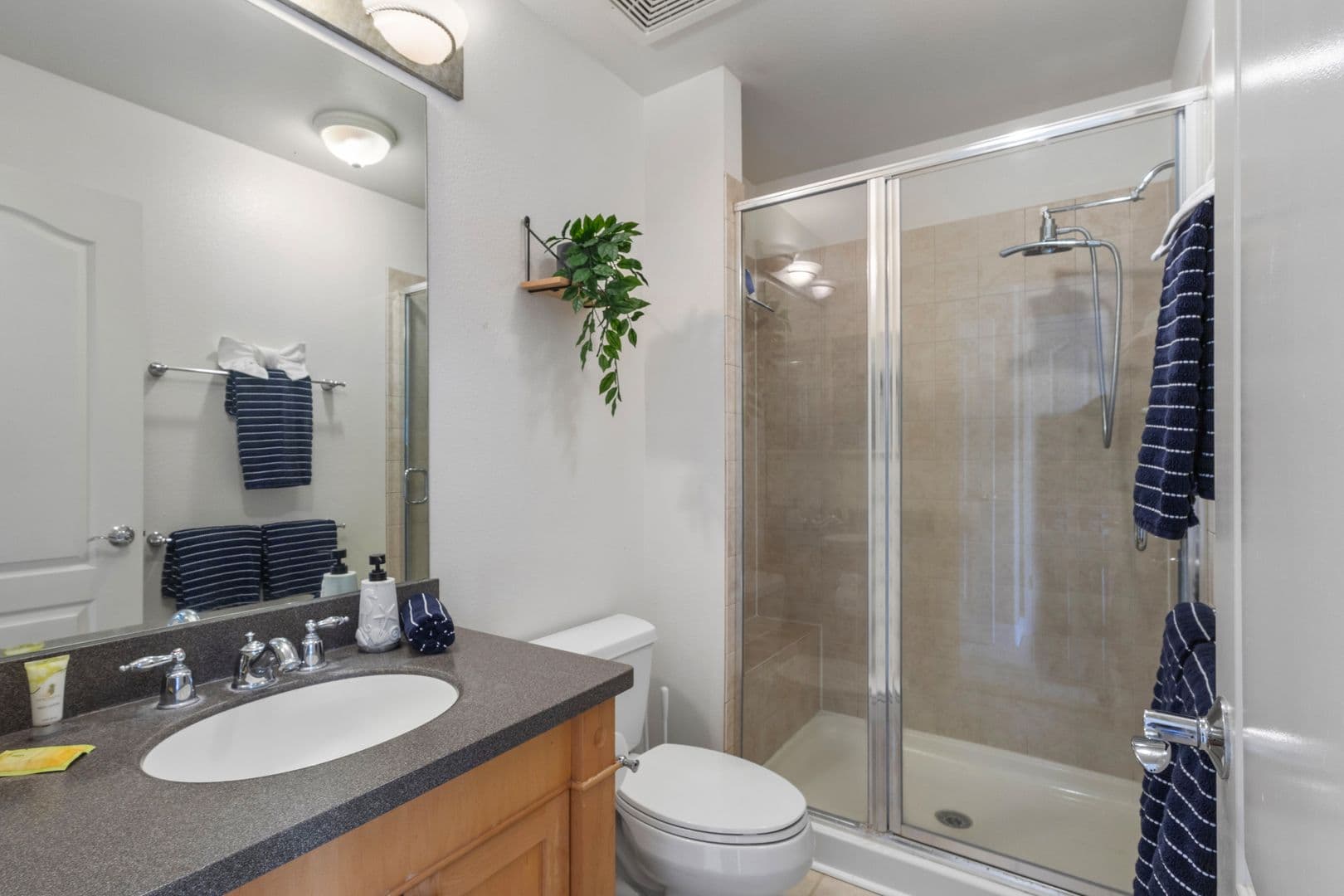Kapolei Condo: 92-1500 Aliinui Drive