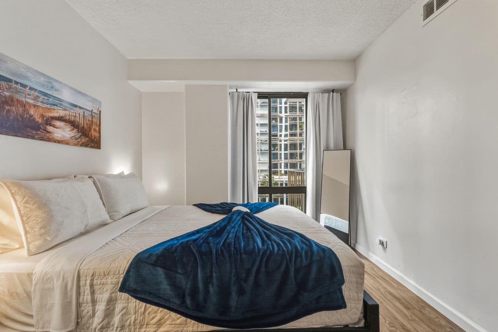 Honolulu Condo: 225 Queen Street