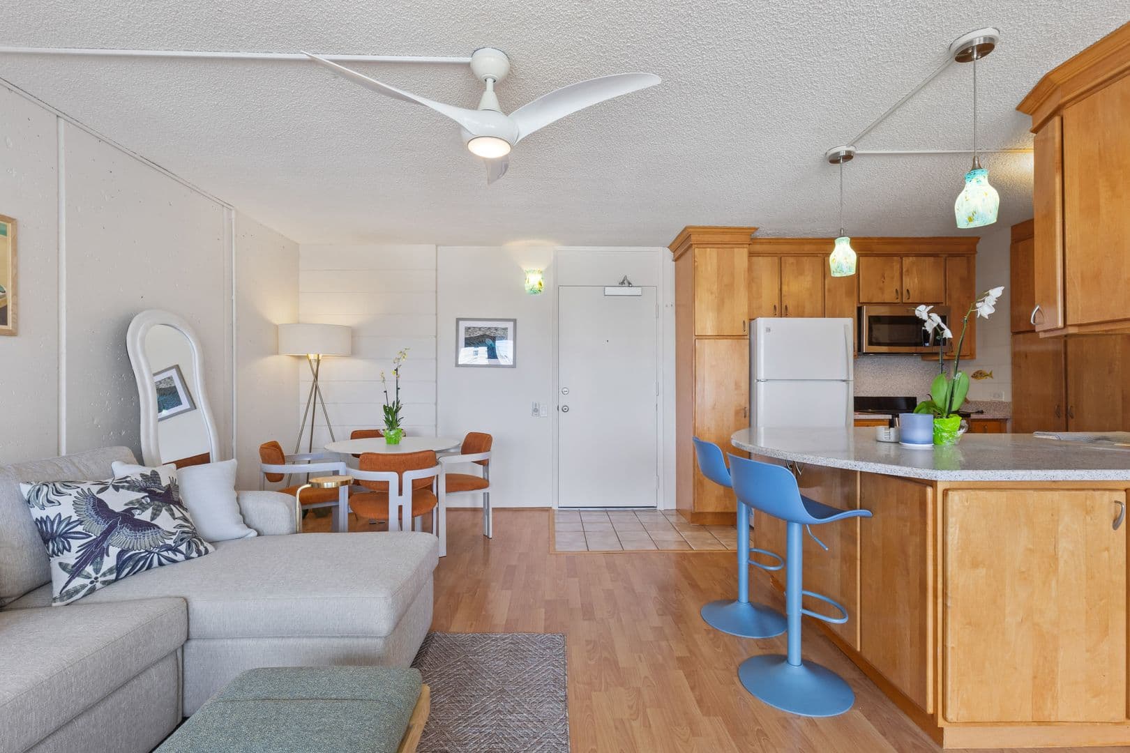 Honolulu Condo: 754 Ekela Ave
