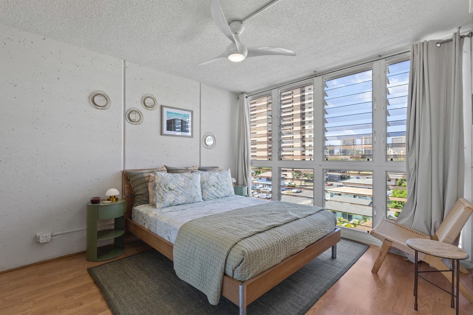 Honolulu Condo: 754 Ekela Ave