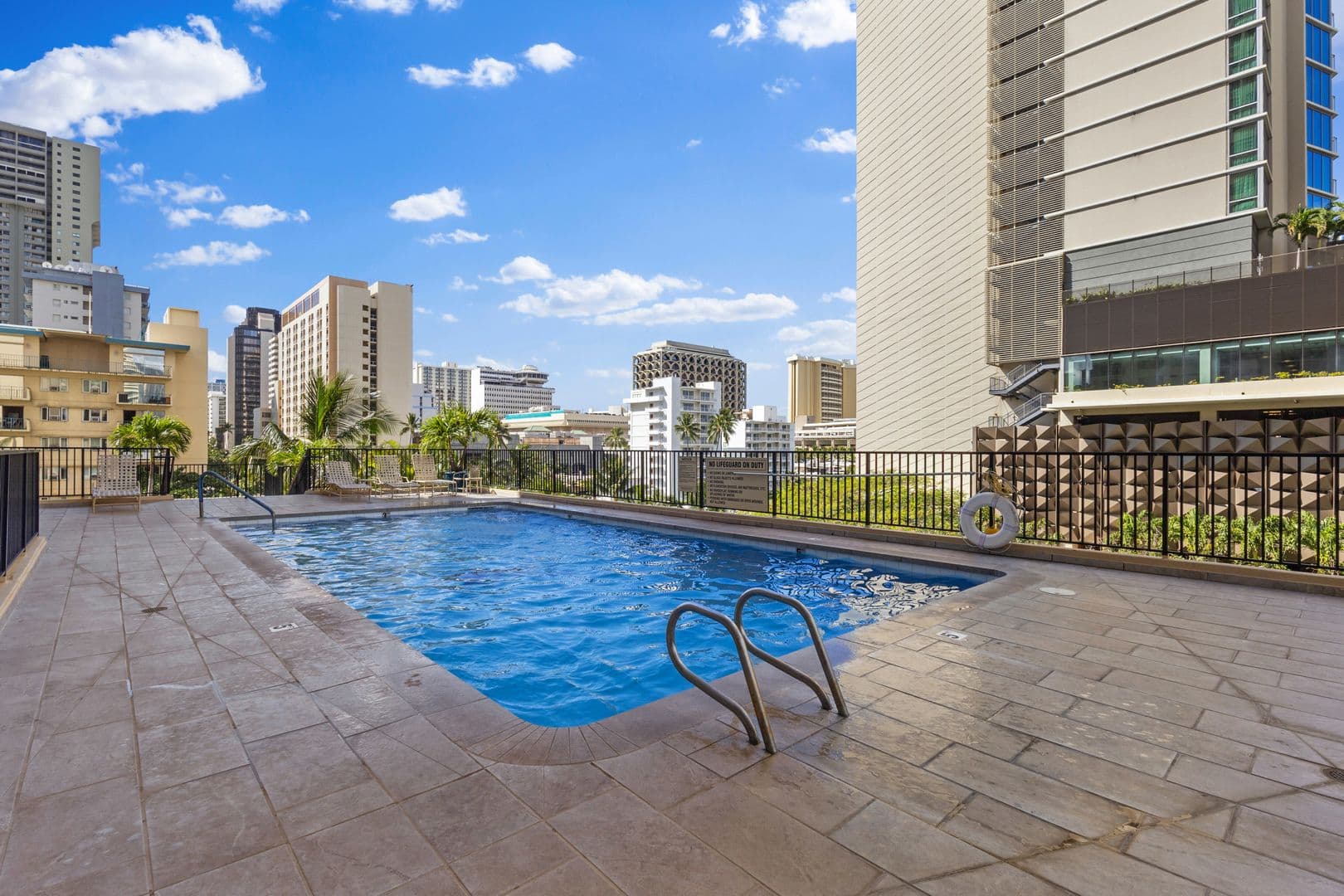 Honolulu Condo: 2140 Kuhio Ave