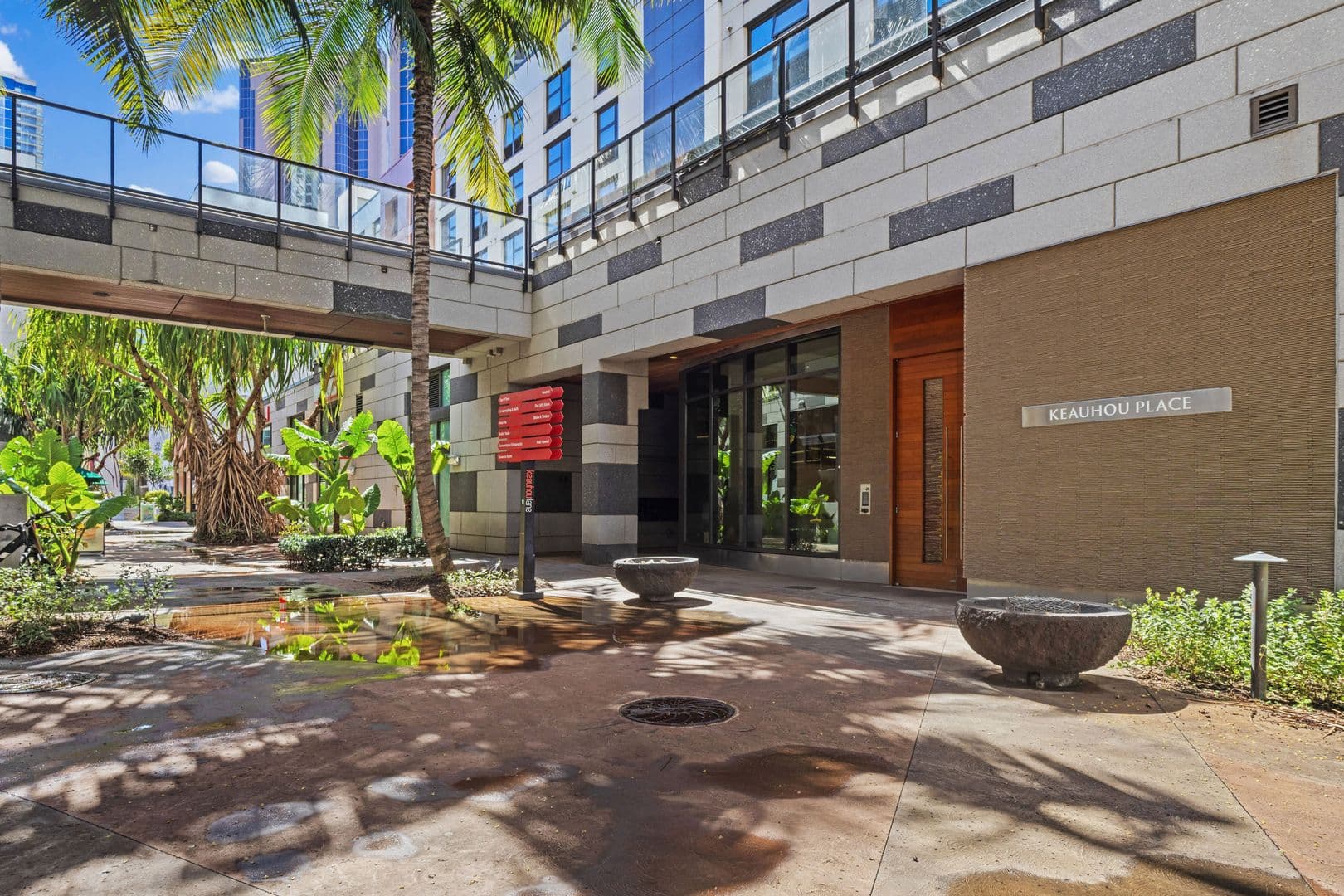 Honolulu Condo: 555 South St. Apt. 2711