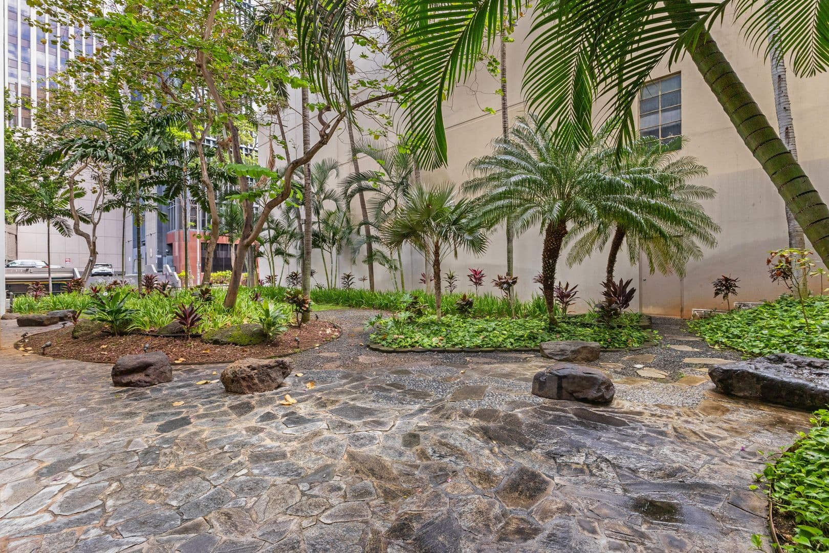 Honolulu Condo: 225 Queen Street