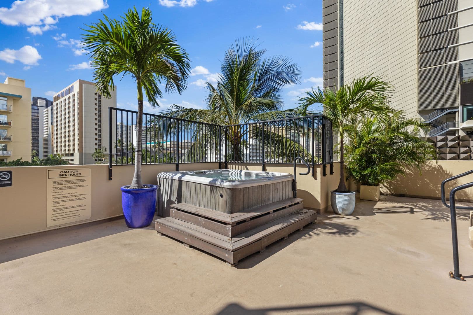 Honolulu Condo: 2140 Kuhio Ave