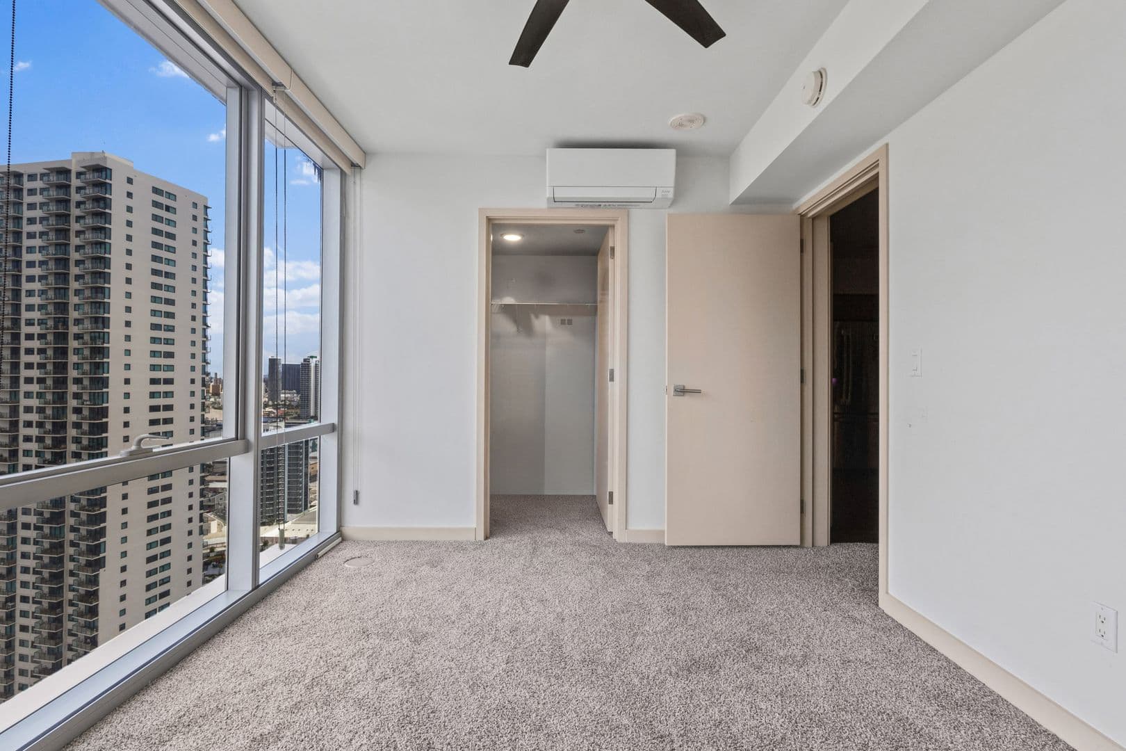 Honolulu Condo: 555 South St. Apt. 2711