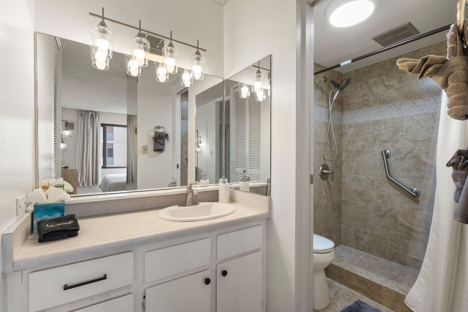 Honolulu Condo: 2140 Kuhio Ave