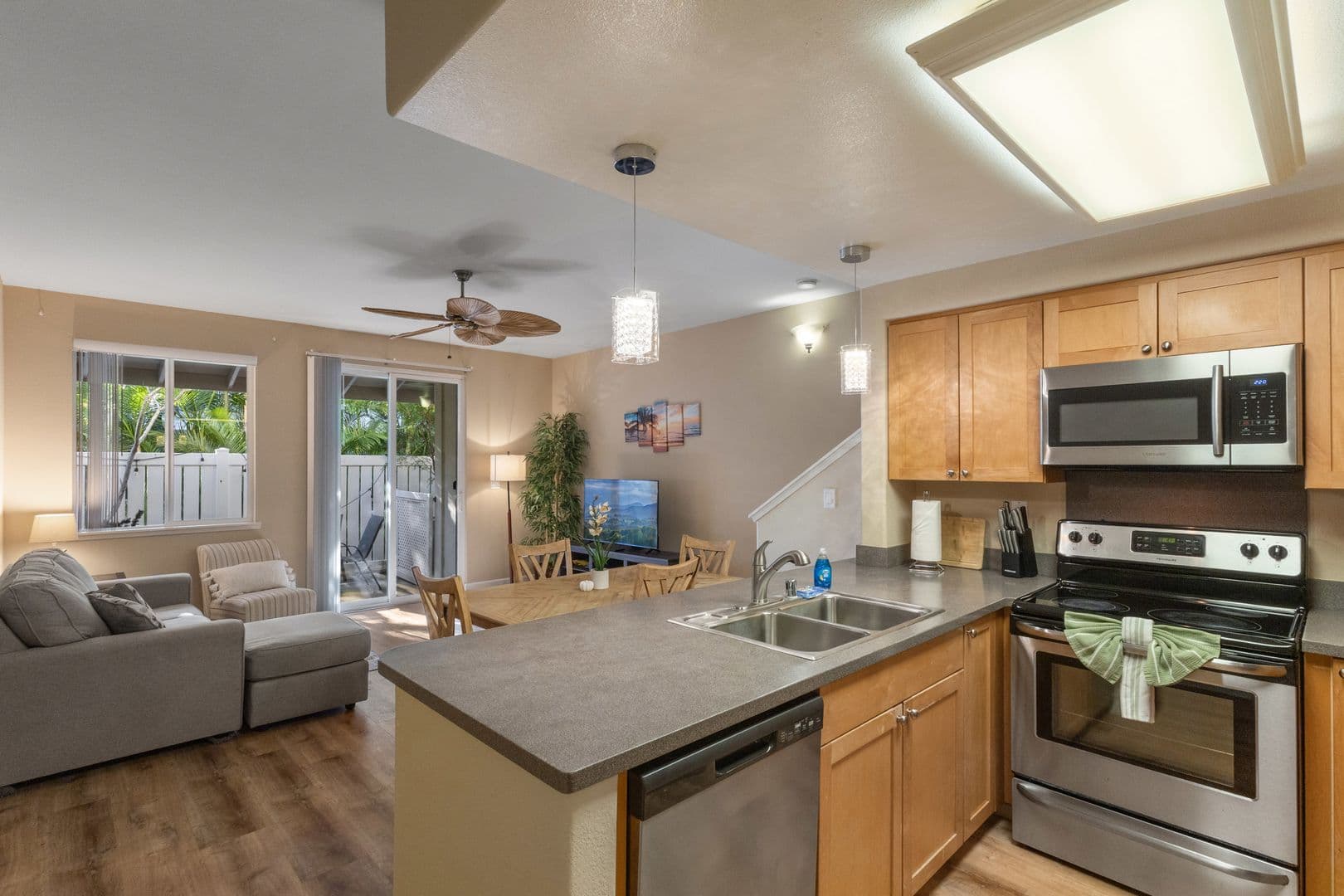 Kapolei Condo: 92-1500 Aliinui Drive