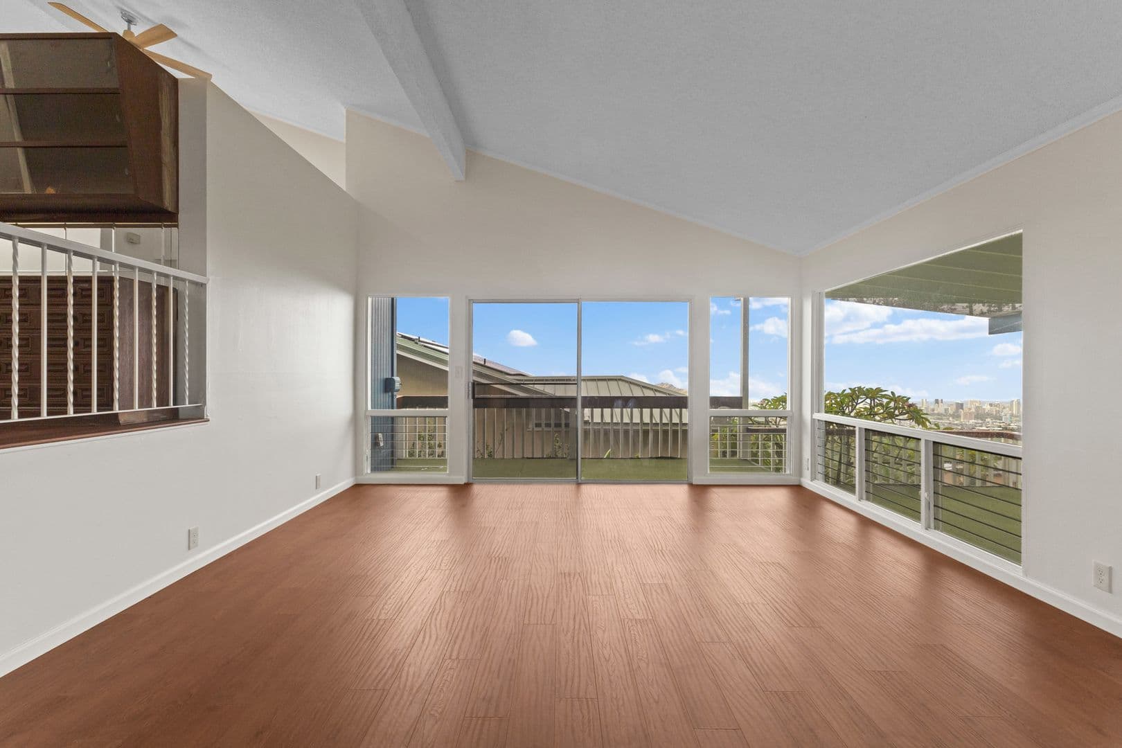 Honolulu House: 2218 Halekoa Dr