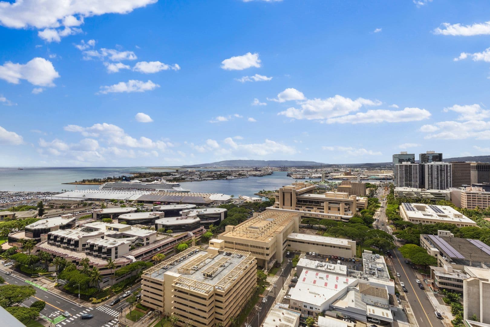 Honolulu Condo: 555 South St. Apt. 2711