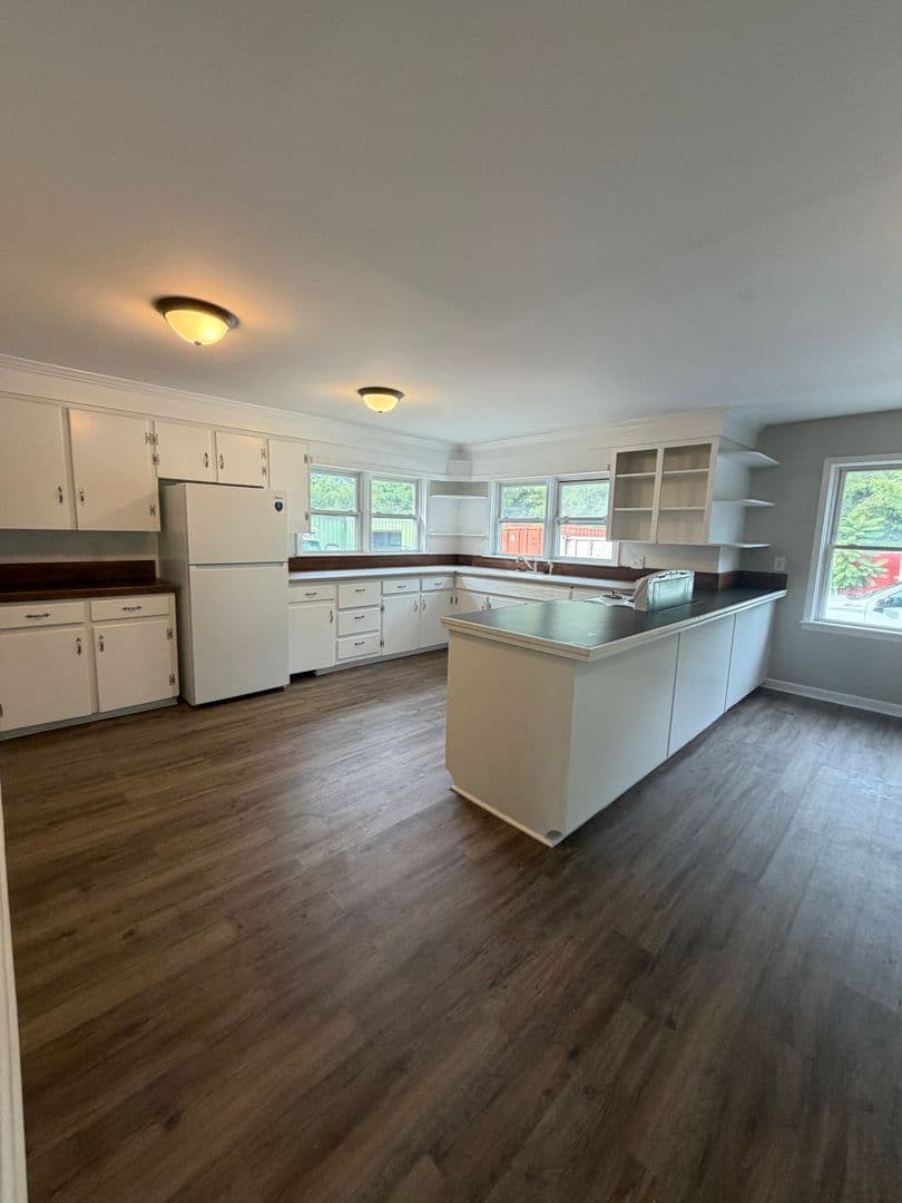 Boone House: 196 Perkinsville Drive