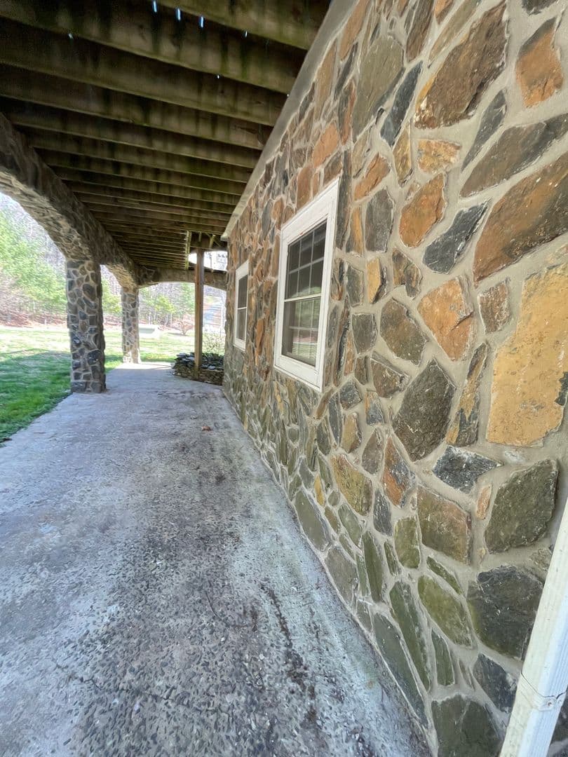 Deep Gap Apartment: 167 Wagon Wheel Lane