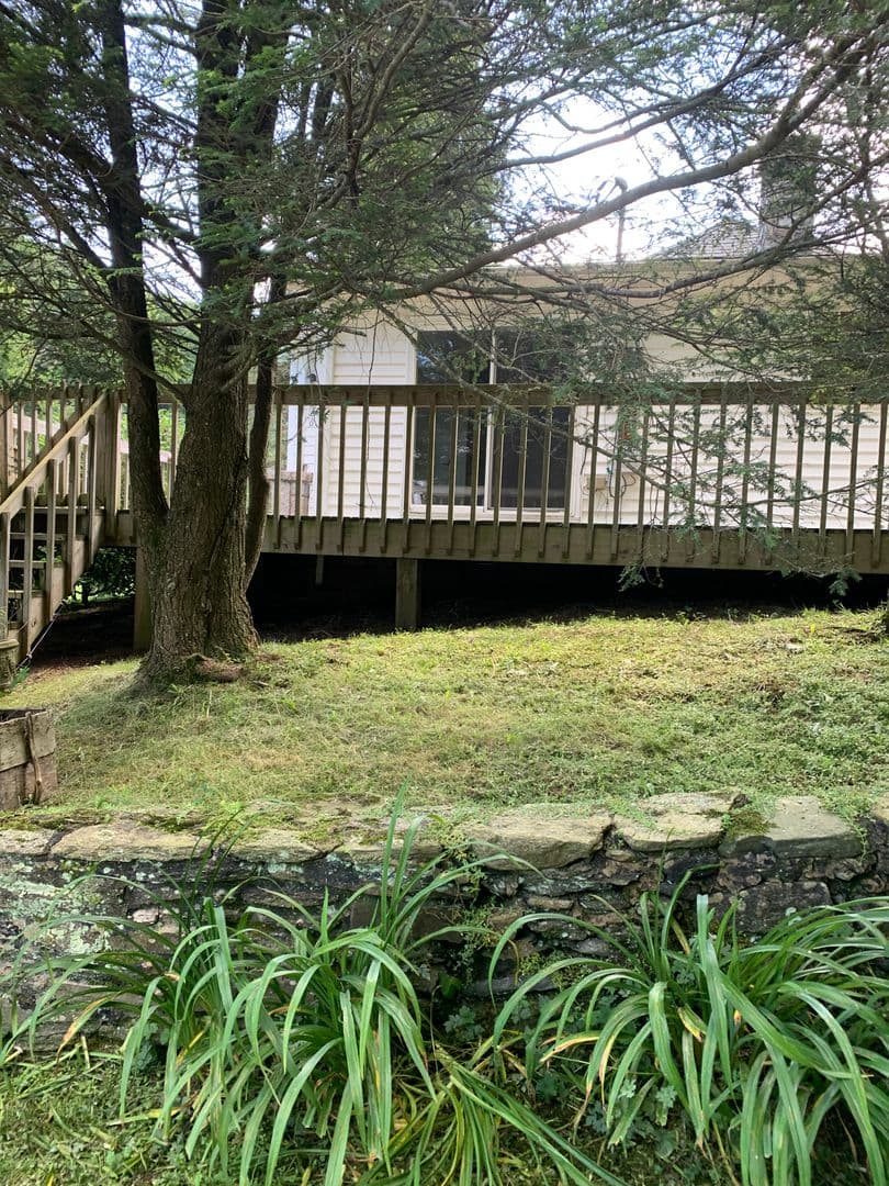 Blowing Rock House: 726 Middle Fork Road