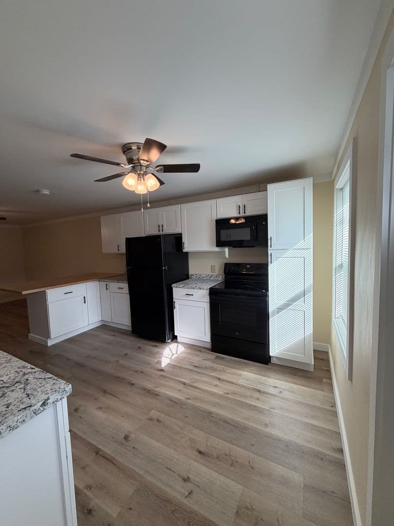 Blowing Rock Apartment: 401 Ransom Street