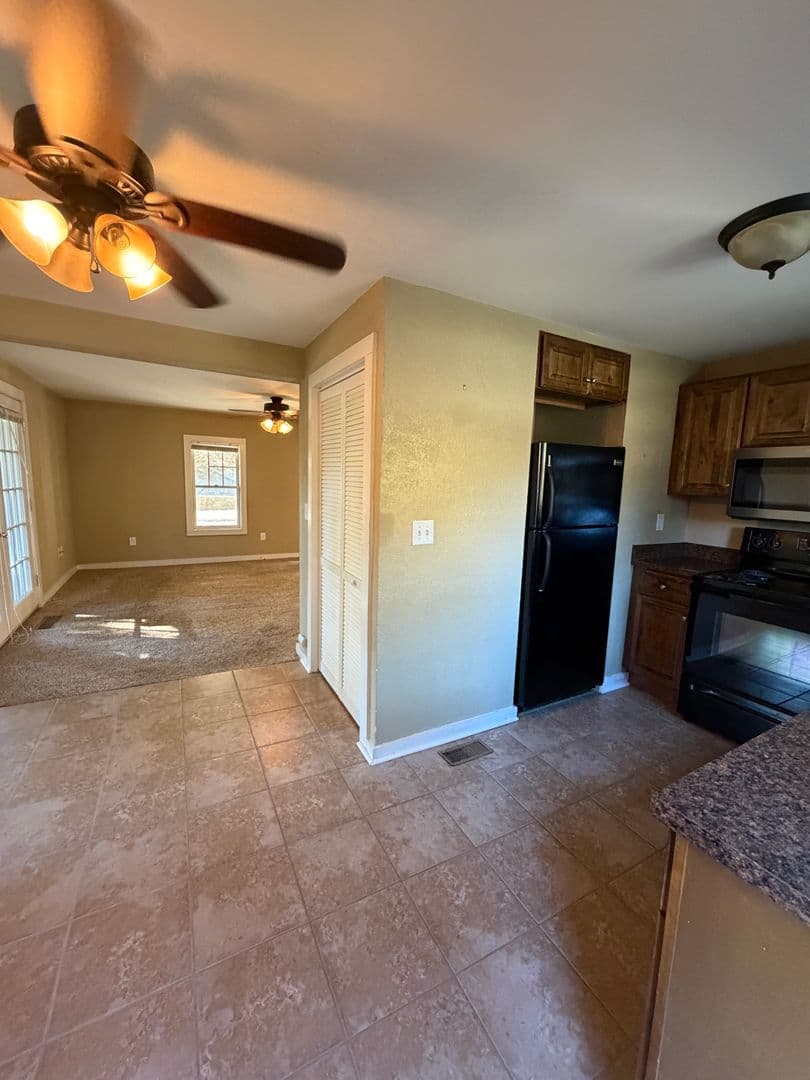 Blowing Rock Apartment: 591 Main Street