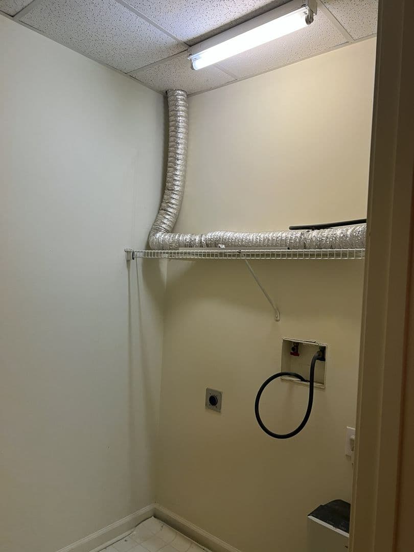Boone Apartment: 182 Knowles Haven Lane