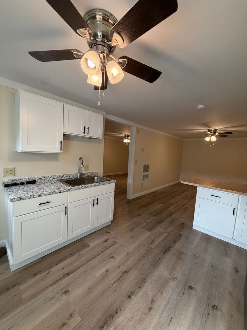 Blowing Rock Apartment: 401 Ransom Street