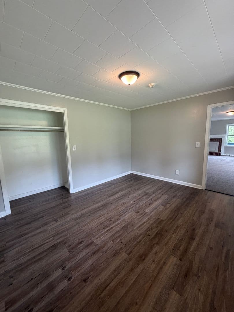 Boone House: 196 Perkinsville Drive