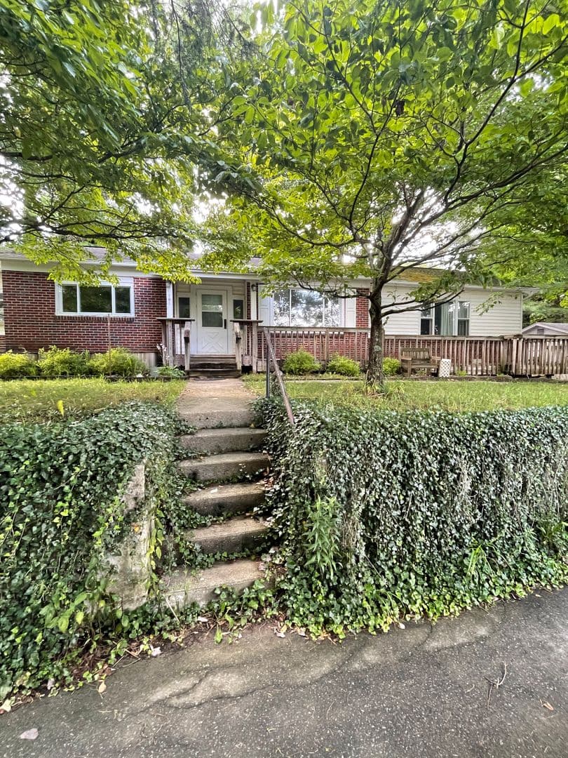 Boone House: 181 Jordan Drive