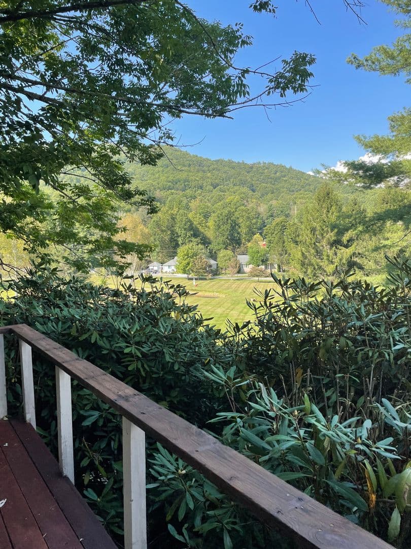 Banner Elk Apartment: 196 Trout Pond Lane