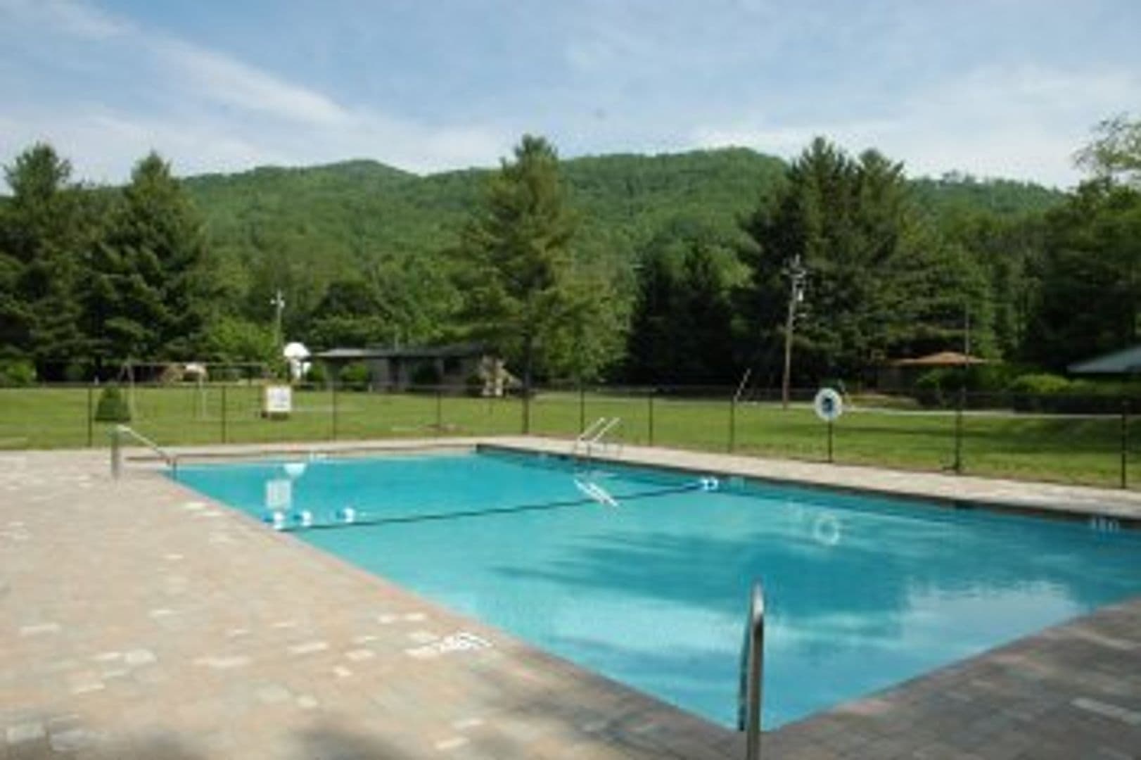 Banner Elk Apartment: 196 Trout Pond Lane