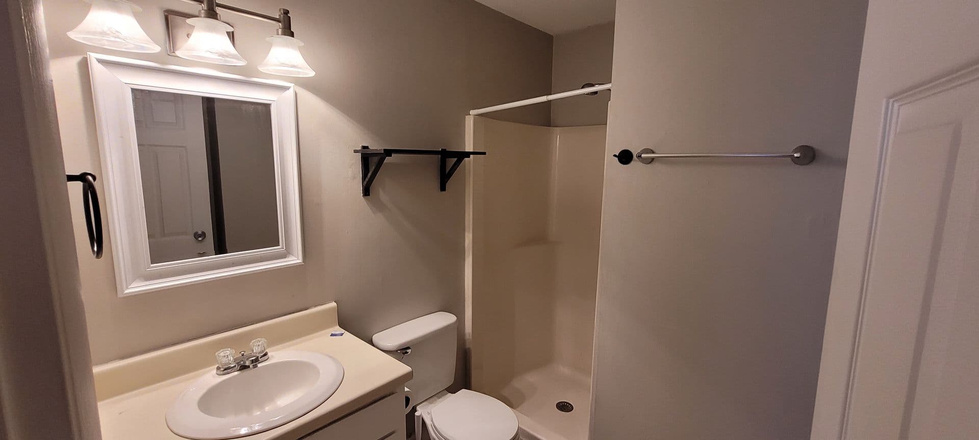 Boone Apartment: 523 Meadowview Drive