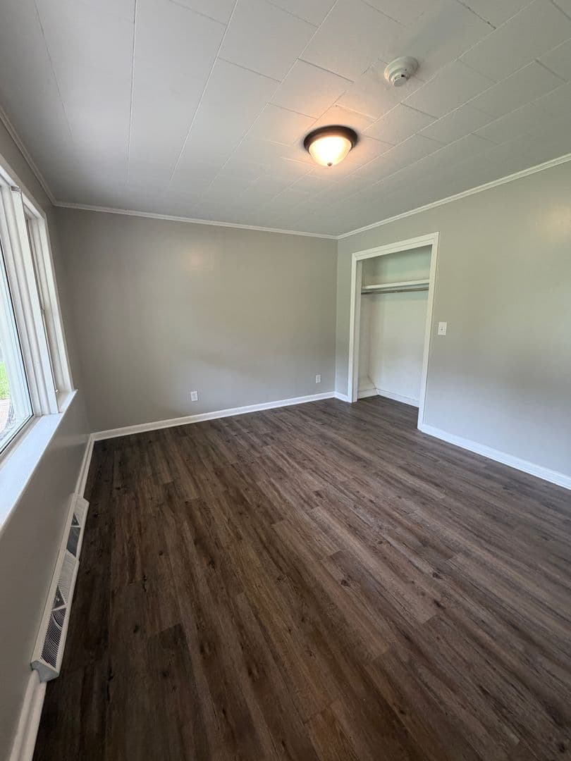 Boone House: 196 Perkinsville Drive