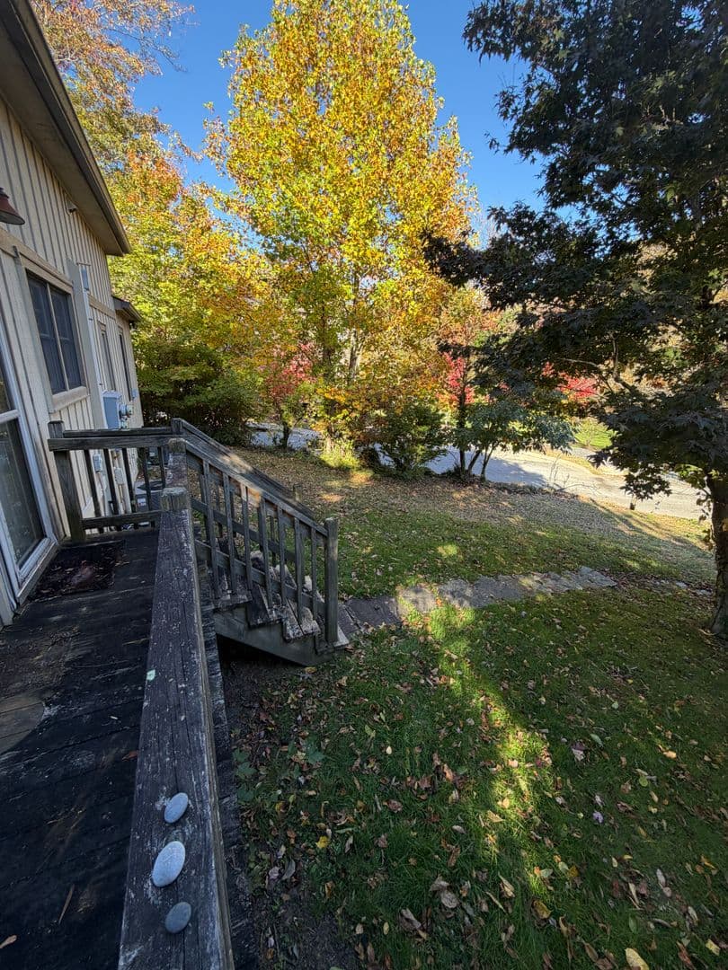 Blowing Rock Apartment: 591 Main Street