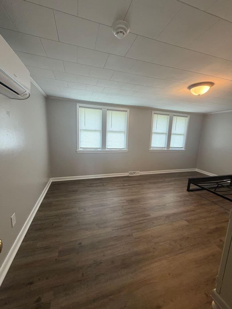 Boone House: 196 Perkinsville Drive