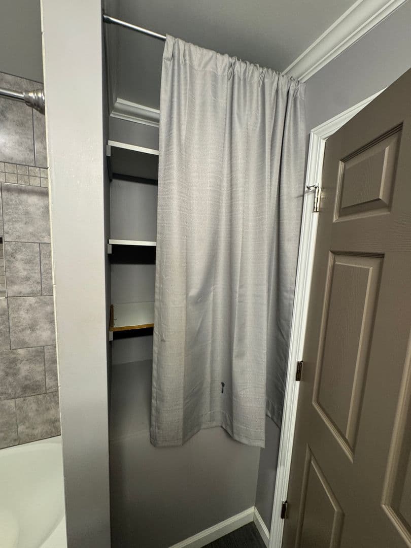 Lenoir House: 2050 Blowing Rock Blvd