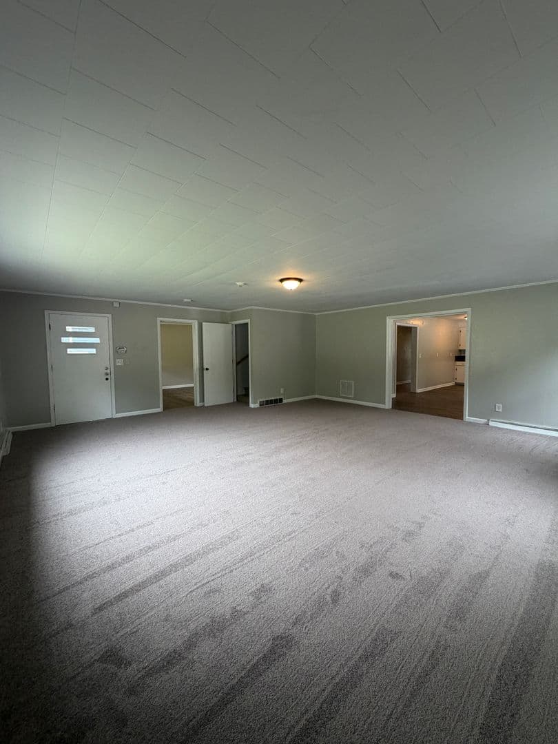 Boone House: 196 Perkinsville Drive