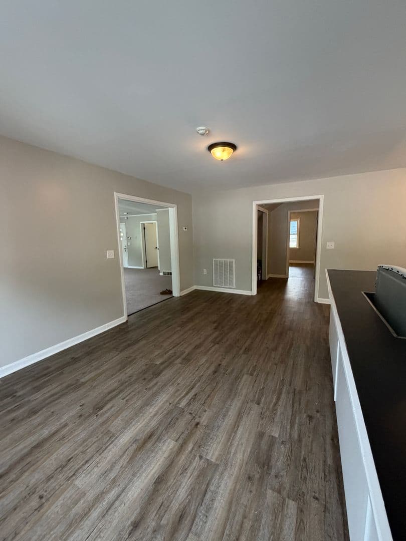 Boone House: 196 Perkinsville Drive