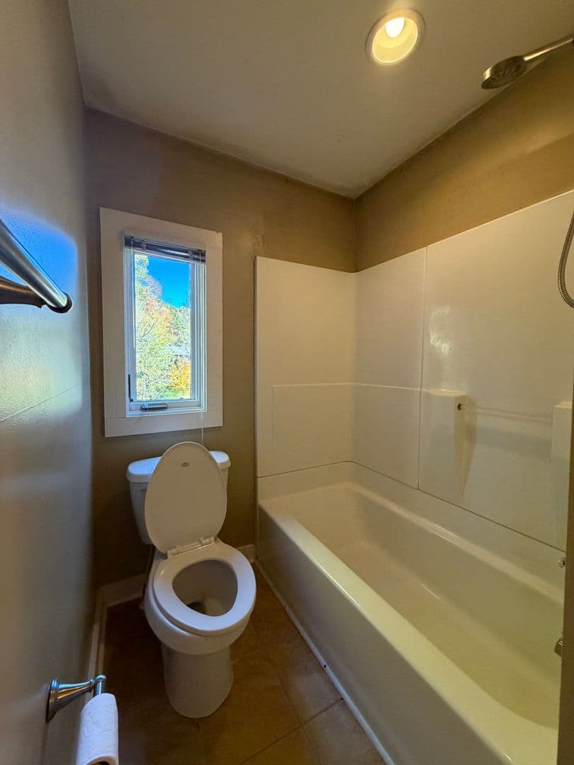 Blowing Rock Apartment: 591 Main Street