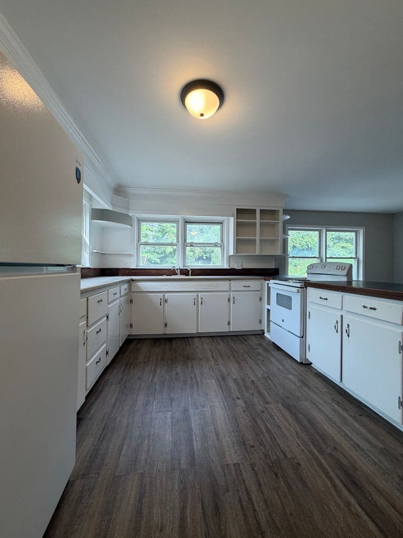 Boone House: 196 Perkinsville Drive