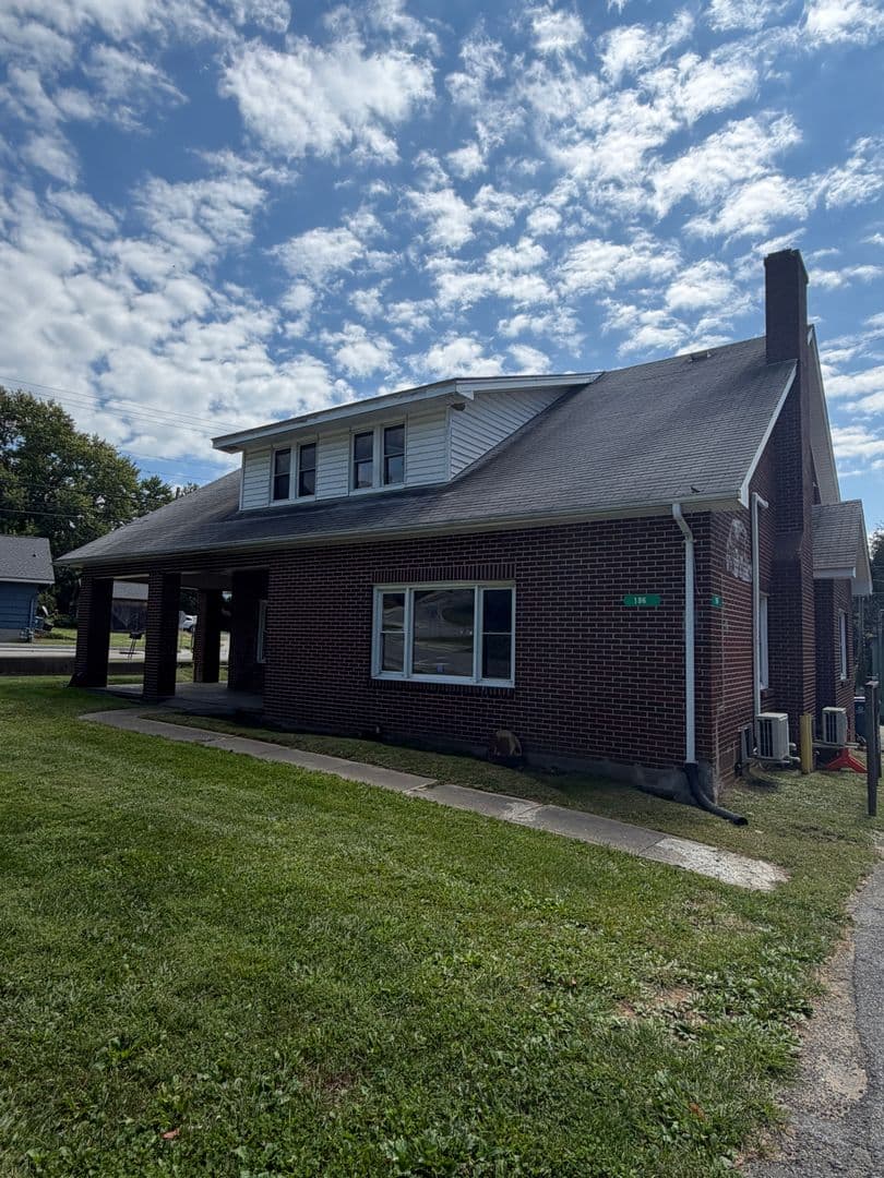 Boone House: 196 Perkinsville Drive