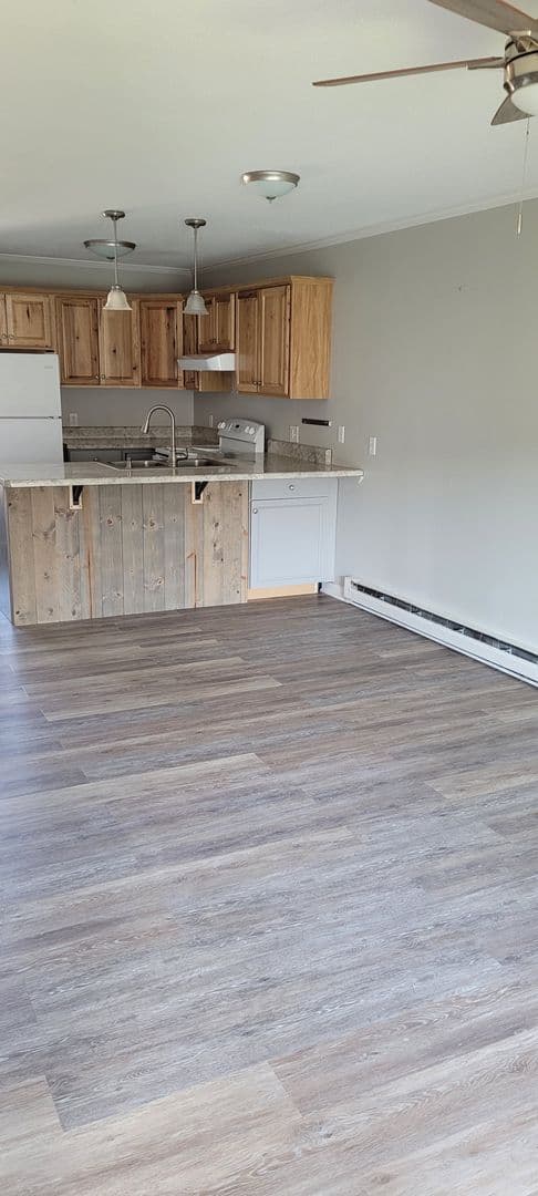 Boone Apartment: 475 Meadowview Drive