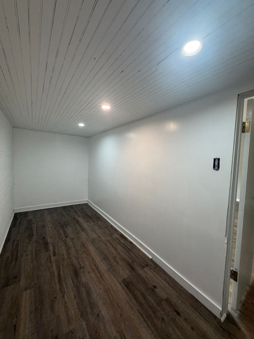 Boone House: 196 Perkinsville Drive