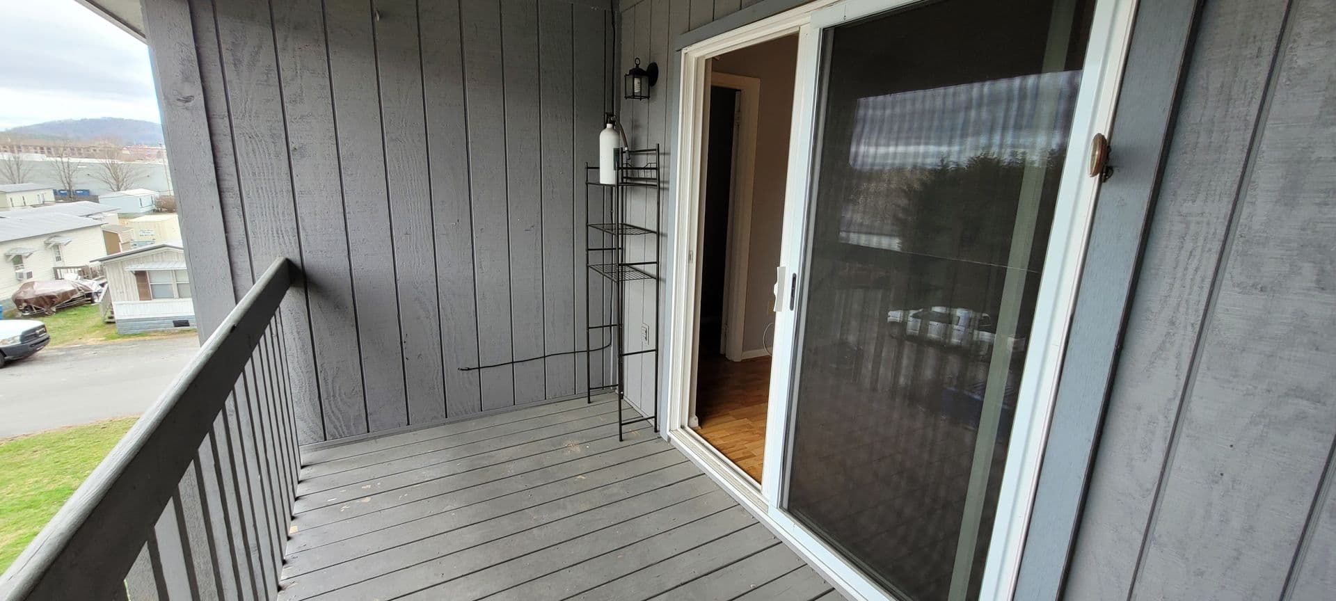 Boone Apartment: 523 Meadowview Drive