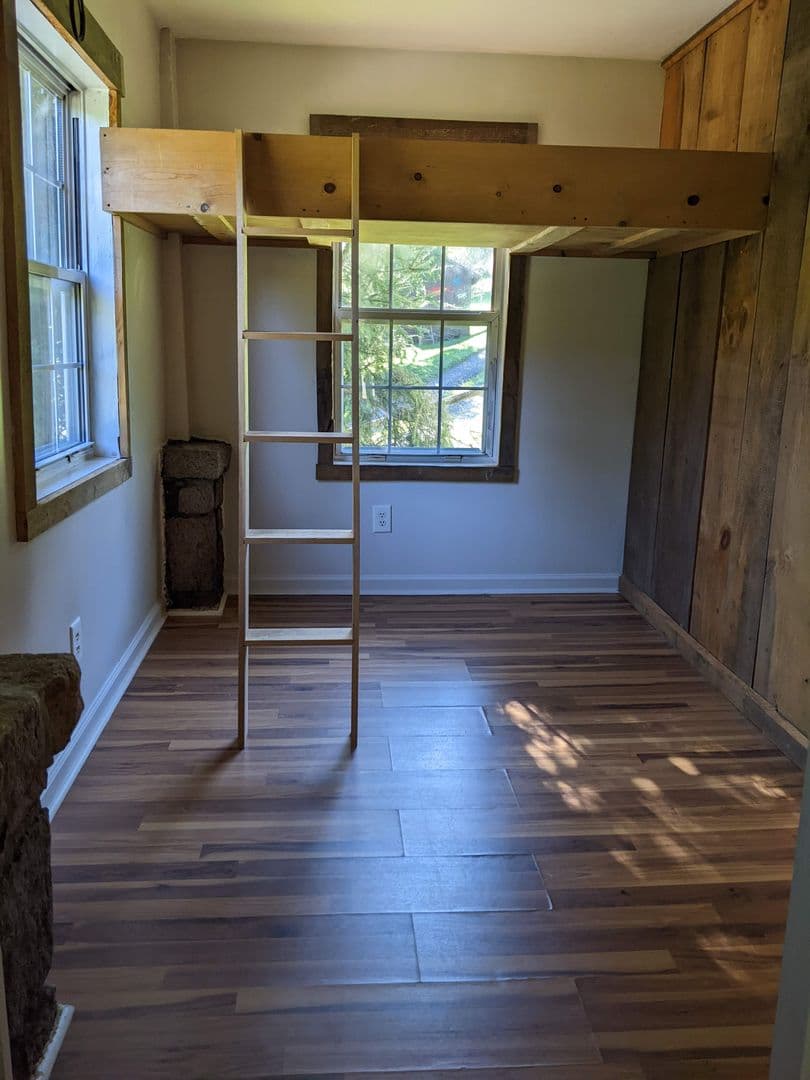 Blowing Rock House: 726 Middle Fork Road