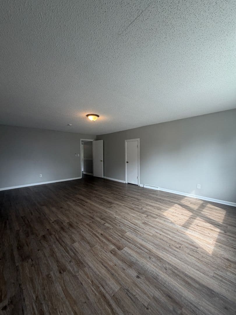 Boone House: 196 Perkinsville Drive