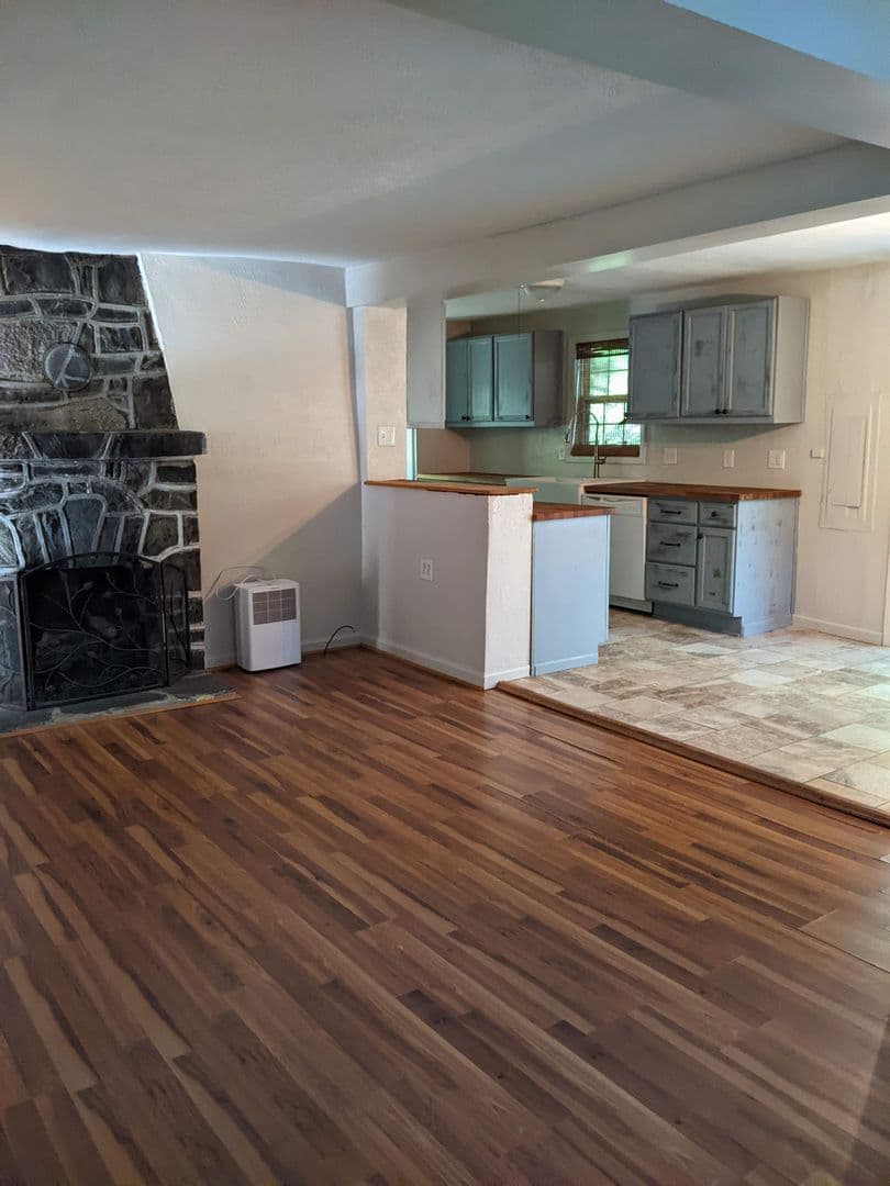 Blowing Rock House: 726 Middle Fork Road