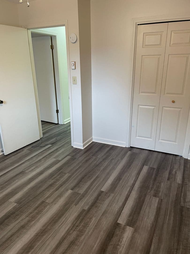 Vilas Apartment: 5015 US Hwy 421 N