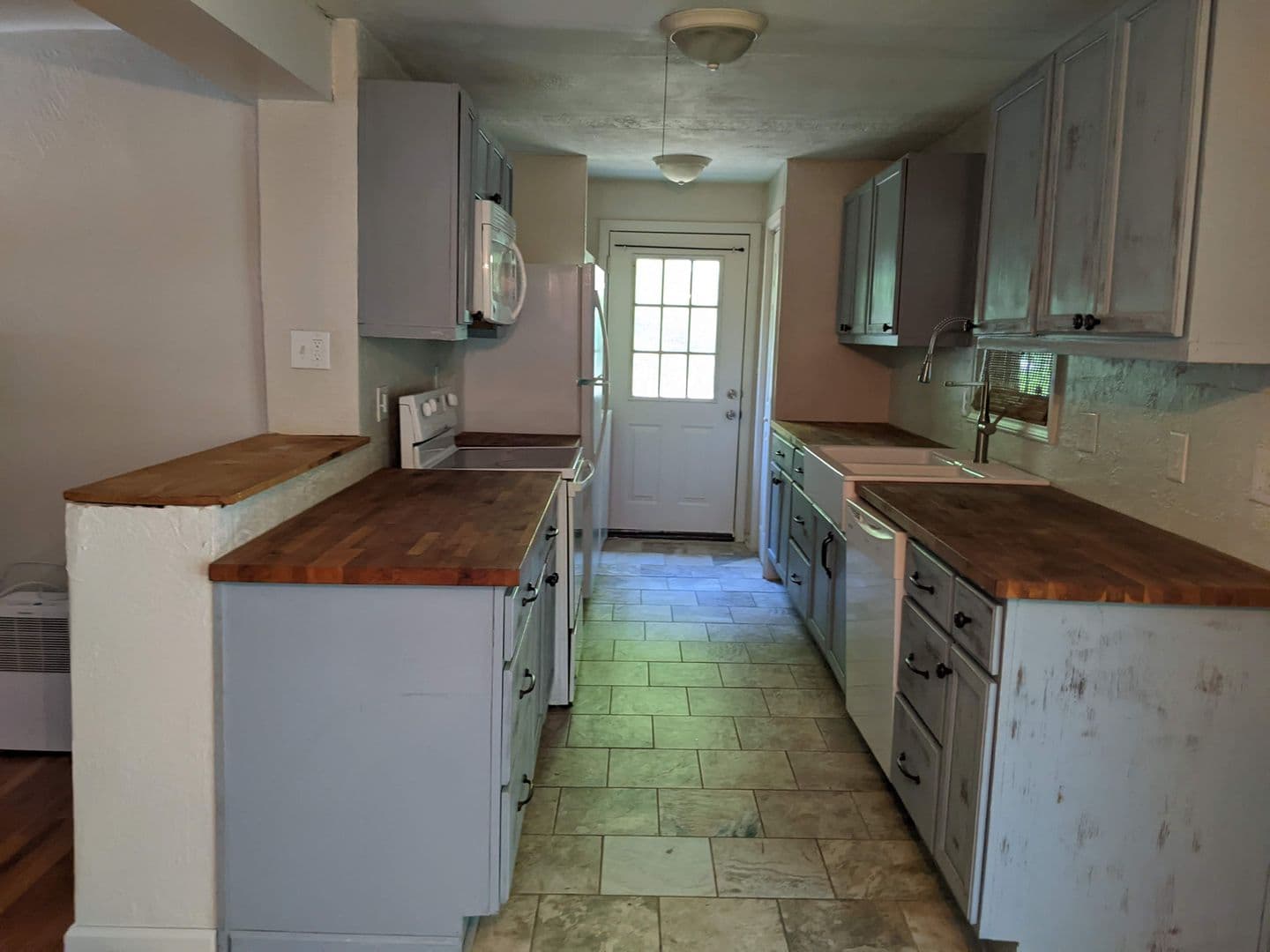 Blowing Rock House: 726 Middle Fork Road