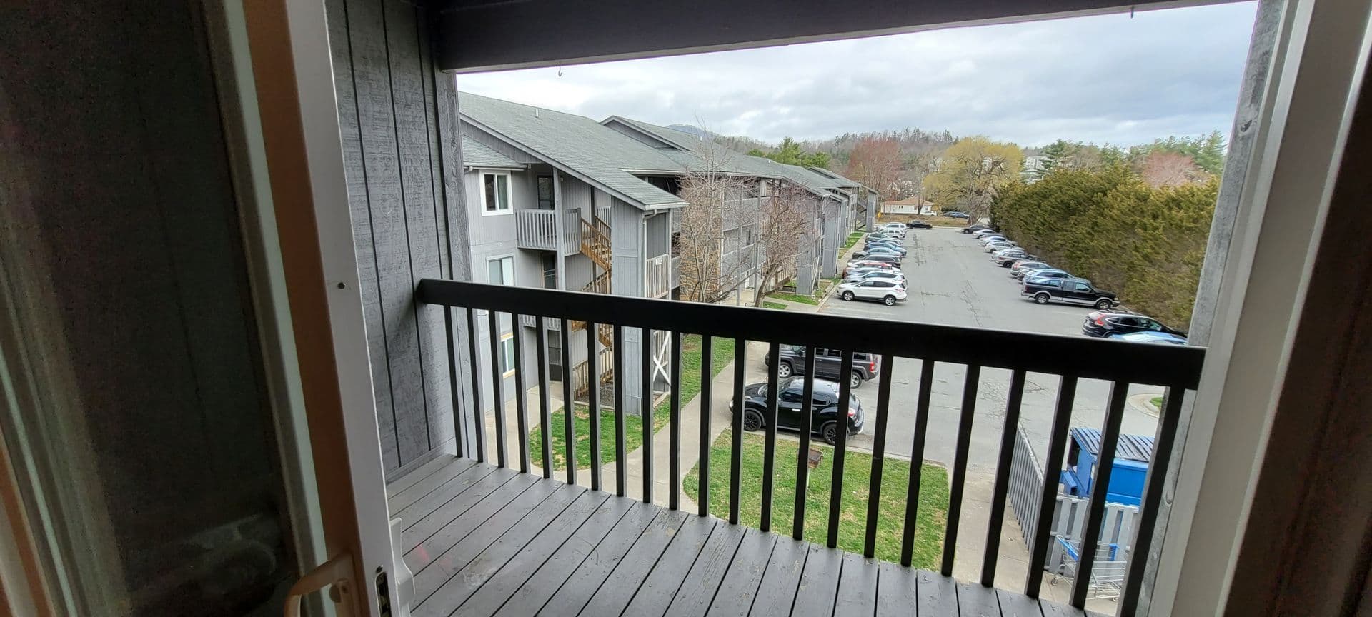 Boone Apartment: 523 Meadowview Drive