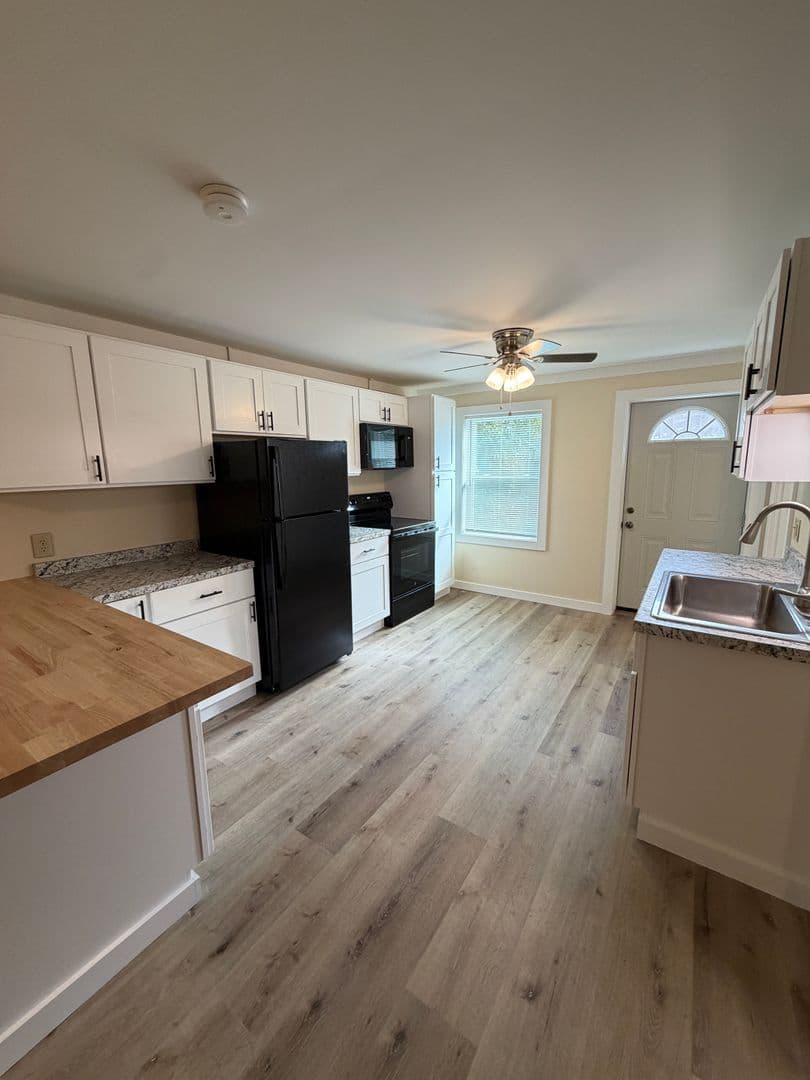 Blowing Rock Apartment: 401 Ransom Street