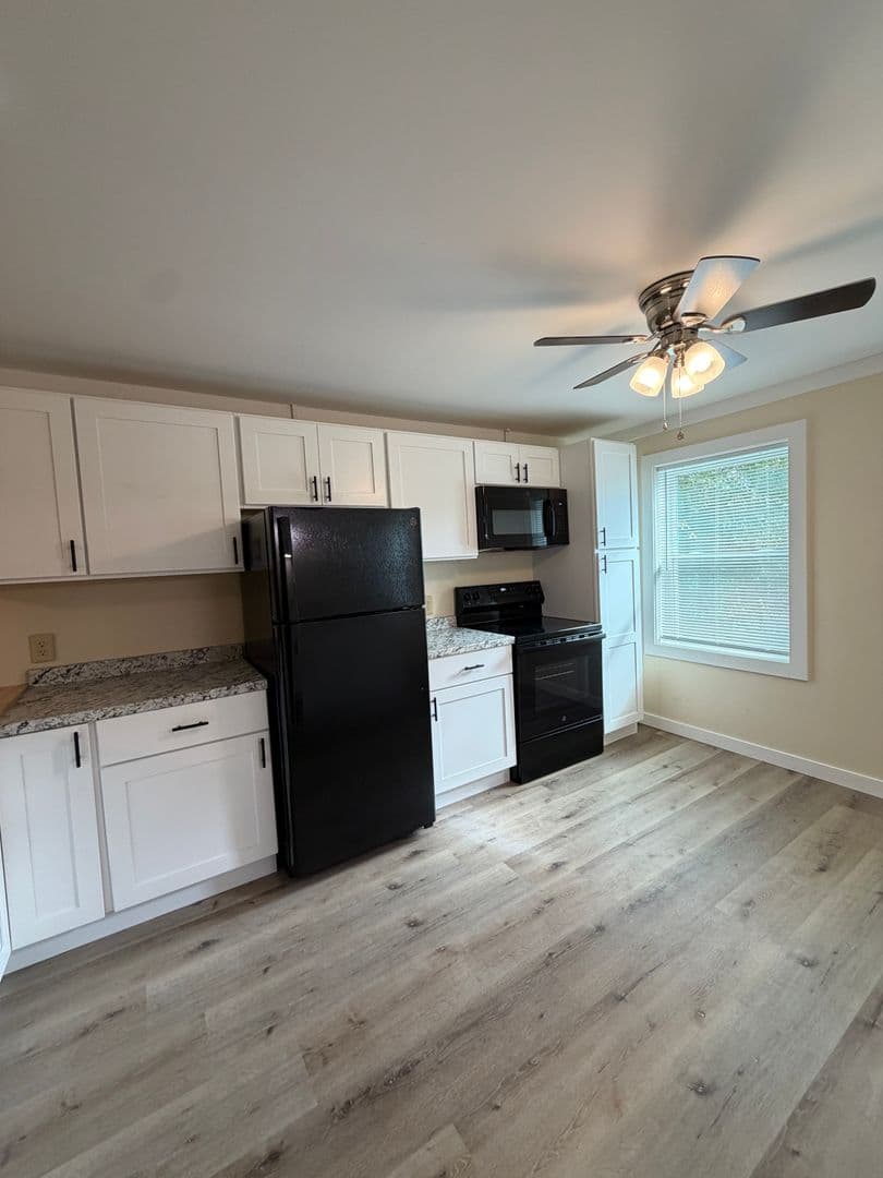 Blowing Rock Apartment: 401 Ransom Street