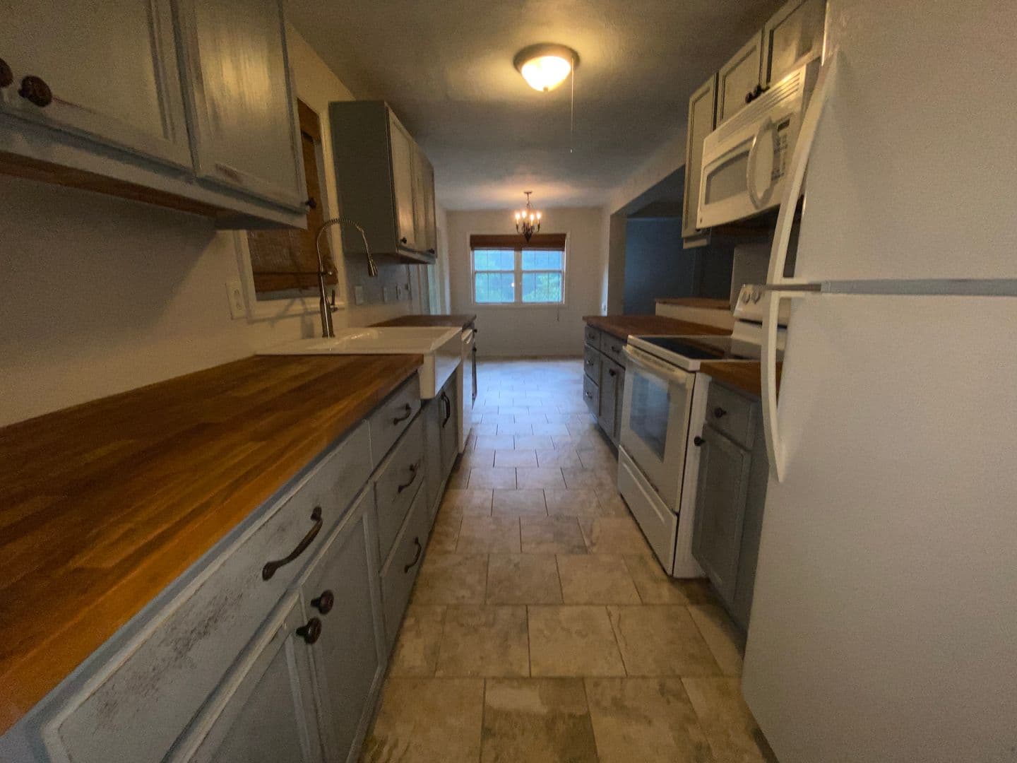 Blowing Rock House: 726 Middle Fork Road